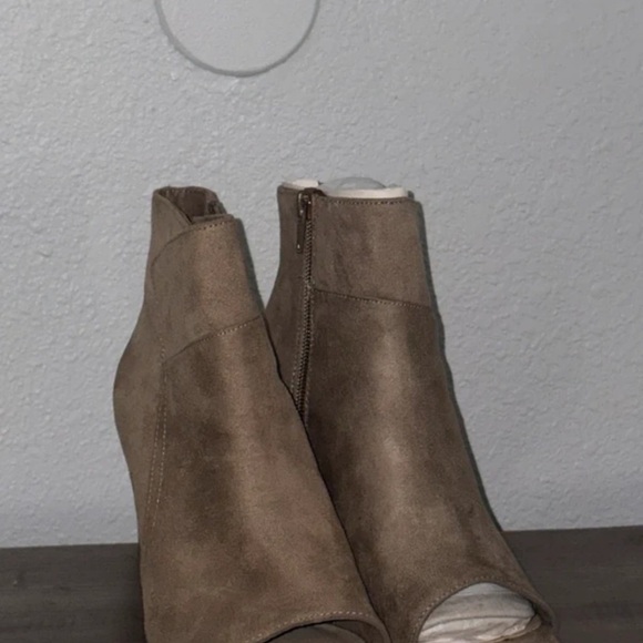 Melrose and Market Taupe Peep-Toe Block Heel Ankle Booties - Picture 2 of 5